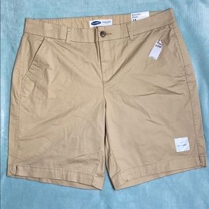 Old Navy Mid-Rise Twill Everyday Bermuda Shorts 14